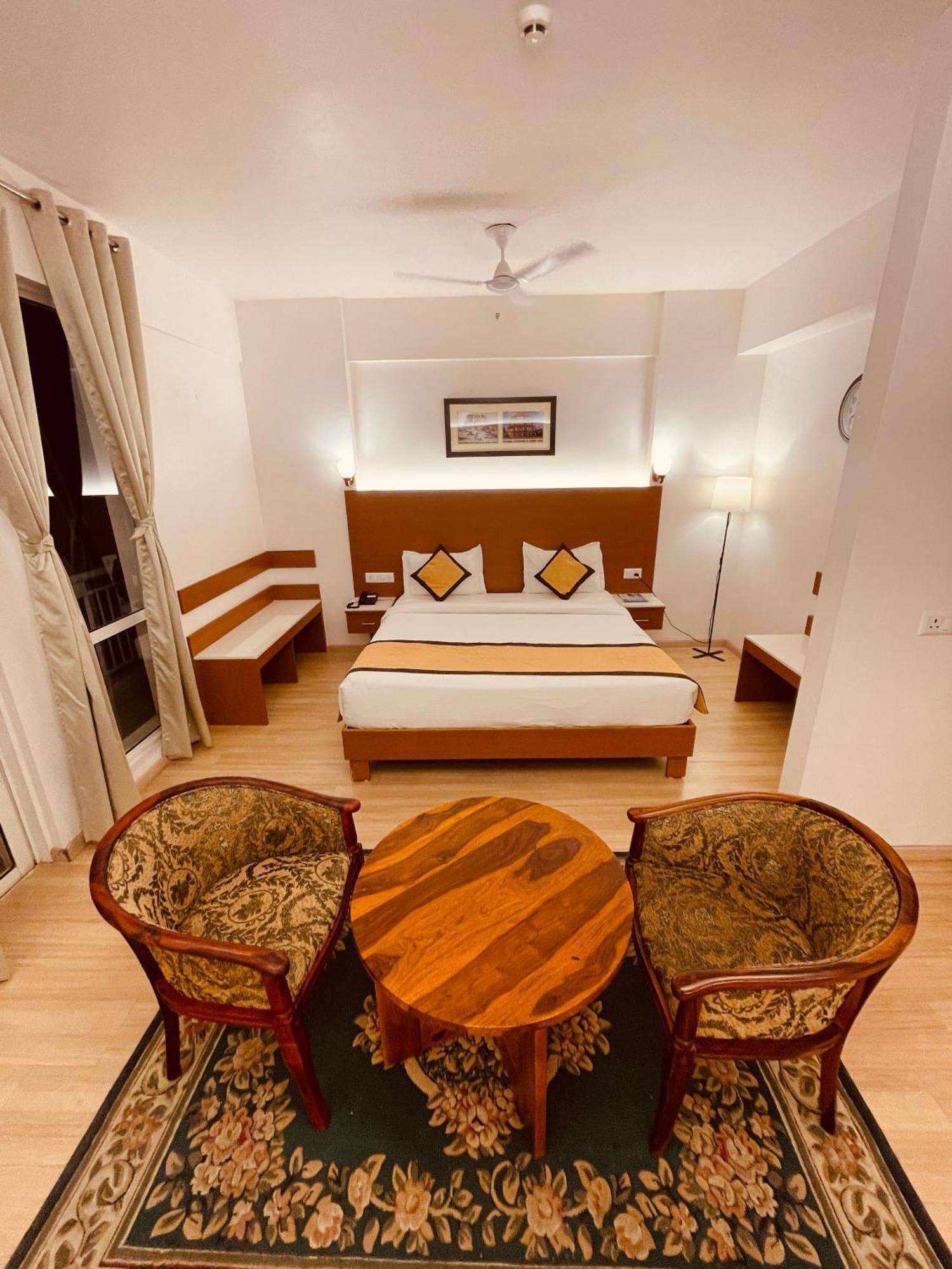 The Grace Residency - Gomtinagar, Lucknow Aparthotel Buitenkant foto