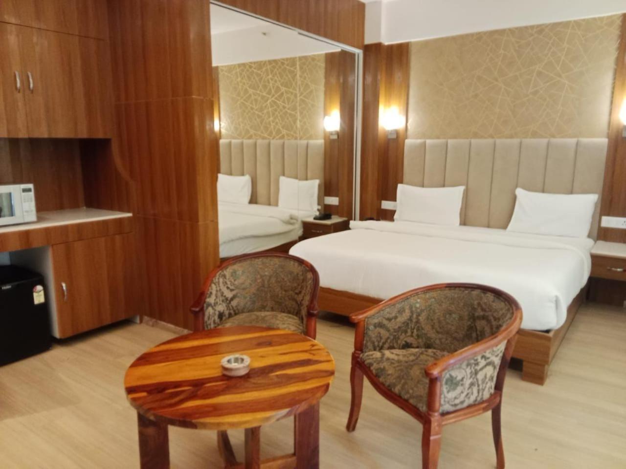 The Grace Residency - Gomtinagar, Lucknow Aparthotel Buitenkant foto